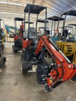1 Ton, Upgraded Mini Excavator w/ Pilot Control & Swing Boom & Hydraulic Thumb | AGT-DM12X-C - Image 7