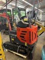 1 Ton, Upgraded Mini Excavator w/ Pilot Control & Swing Boom & Hydraulic Thumb | AGT-DM12X-C - Image 8