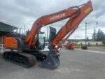 2026 Hitachi ZX160LC-7H Hydraulic link thumb, hydraulic coupler, and dig bucket included - Image 4
