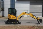 2.8 Ton, Yanmar Diesel Engine Mini Excavator w/ Hydraulic Thumb | CFG-STE35SR - Image 5