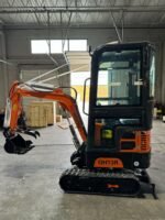 1 Ton, R420D Gasoline Mini Excavator w/ Enclosed Cab | QH13R - Image 6