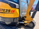 2.8 Ton, Yanmar Diesel Engine Mini Excavator w/ Hydraulic Thumb | CFG-STE35SR - Image 17