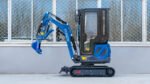 TYPHON TERROR XIX Prestige Cabin Mini Excavator 4200lbs 20.4 HP Kubota D902 with Boom Swing, Retractable Tracks - Image 4