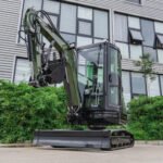 TYPHON TERROR XXV Diesel Mini Excavator 2.7 Ton, 25.1 hp Kubota D1105 RetractableTracks, AC Cabin - Image 12
